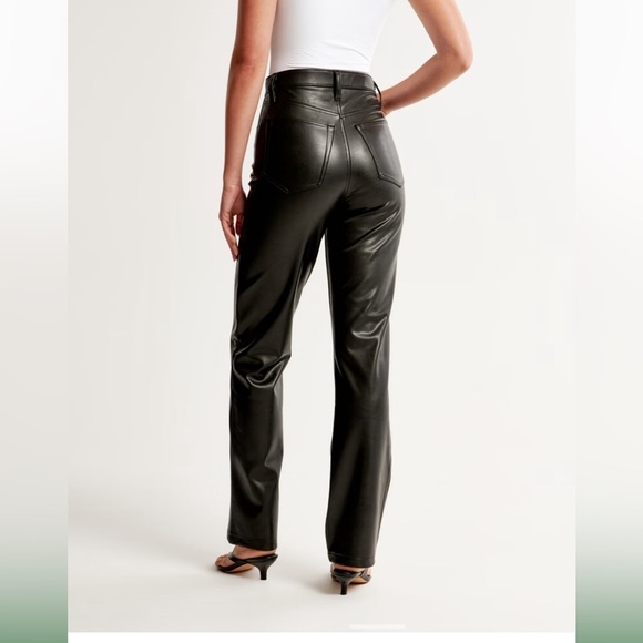 Abercrombie Ultra High Rise Vegan Leather 90s Straight Pant Curve Love Size 27 - Picture 2 of 11